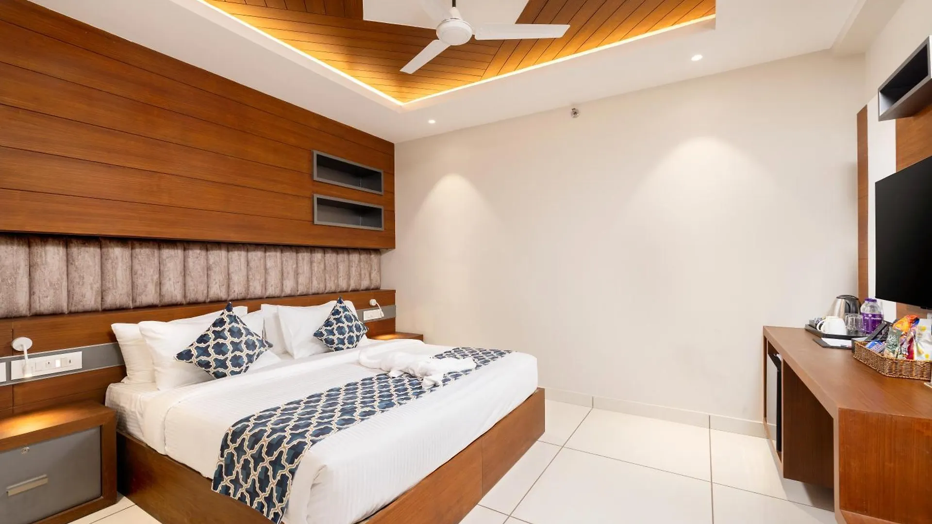 Nexstay Time Square كاليكوت الهند